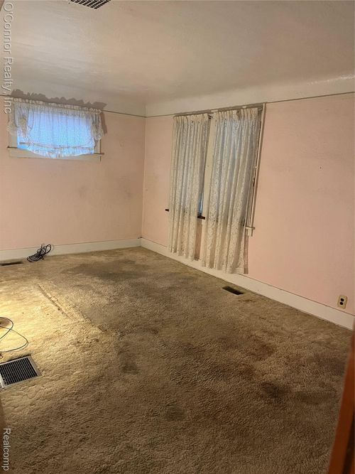 1020 Lynwood St, Marysville, MI, 48040-1316 | Card Image