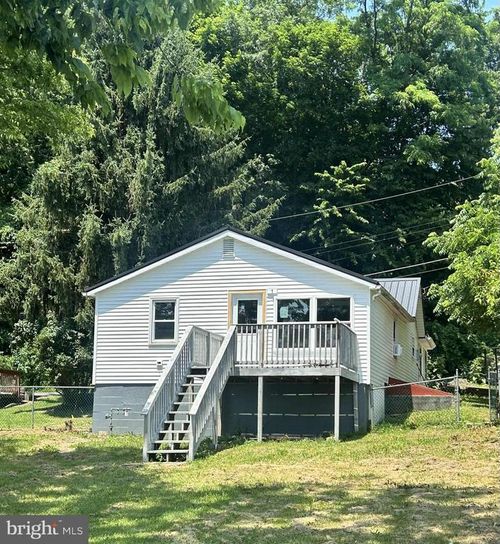 817 W 6th St, LEWISTOWN, PA, 17044-1926 | Card Image