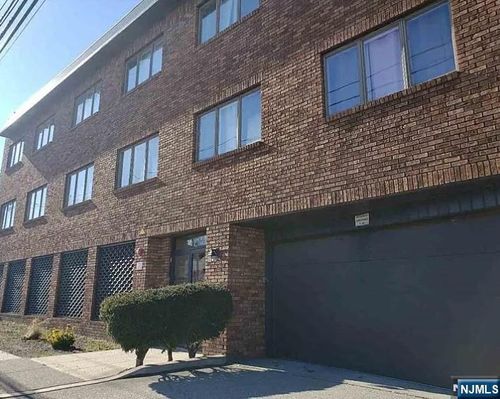 47 Bergen Blvd, Fairview, NJ, 07022-1854 | Card Image