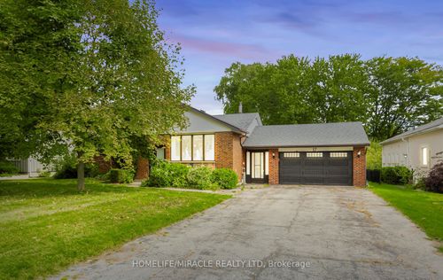 17 Kinsley St, Nobleton, ON, L0G1N0 | Card Image