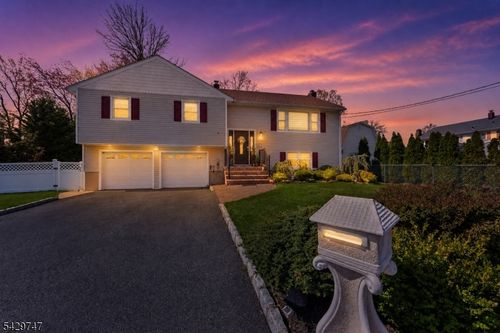 68 Doris Way, Clark, NJ, 07066-2302 | Card Image