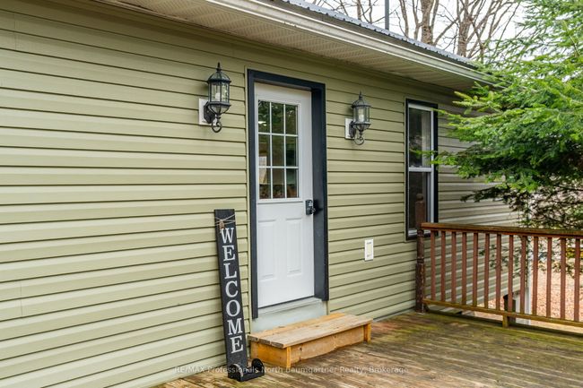 1071 Crabbe Lane, House other with 2 bedrooms, 1 bathrooms and 8 parking in Haliburton ON | Image 5