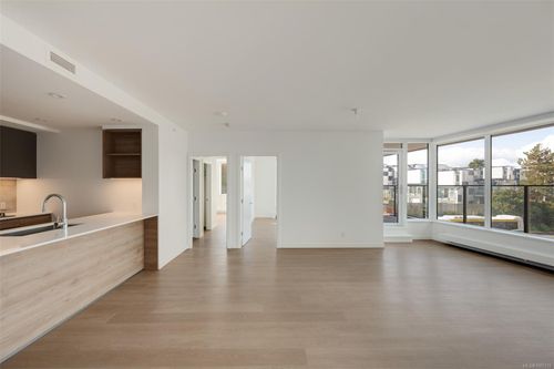 305-363 Tyee Rd, Victoria, BC, V9A0B5 | Card Image