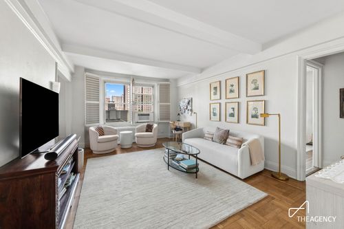 9d-410 Central Park W, New York, NY, 10025-4819 | Card Image