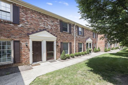 d-952 Chatham Ln, Columbus, OH, 43221-2437 | Card Image