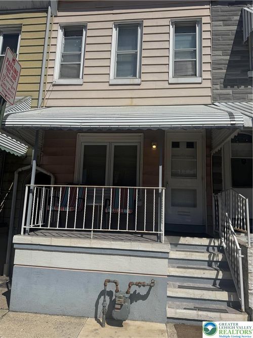 911 Marion St, Berks, PA, 19604 | Card Image