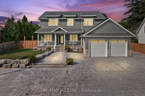 {{alt}} | Card Image