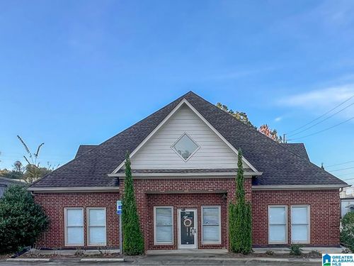 200 Canyon Park Dr, Pelham, AL, 35124-4817 | Card Image