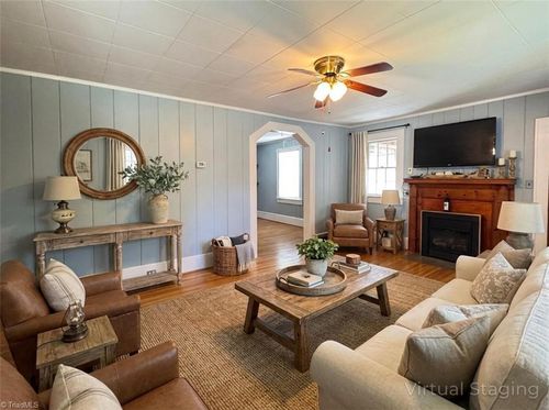 127 Young St, Elkin, NC, 28621-3257 | Card Image