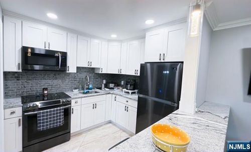 15 Cottage, Midland Park, NJ, 07432 | Card Image