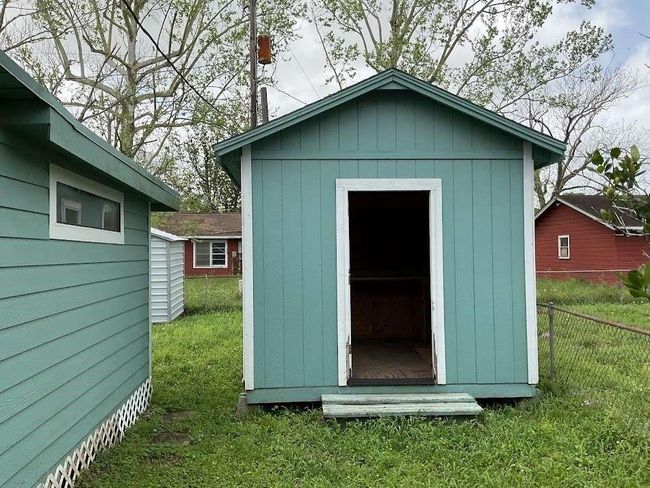 220 3 Rd St, House other with 3 bedrooms, 1 bathrooms and null parking in Brazoria TX | Image 6