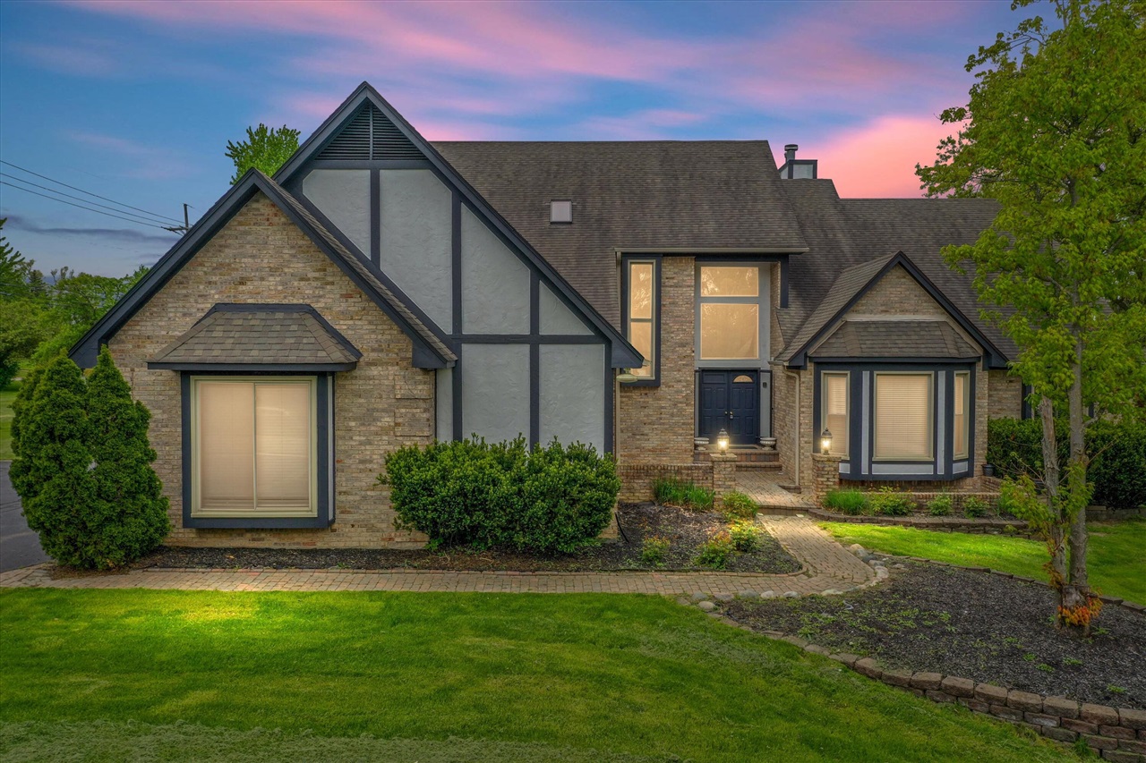 Amherst Ct, Plymouth, MI 48170