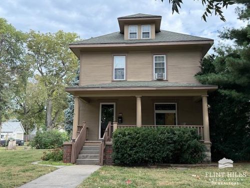 429 Crawford St, Clay Center, KS, 67432-2520 | Card Image