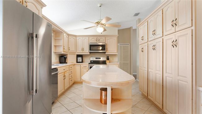 7914 Sw 199 Th Ter, House other with 4 bedrooms, 3 bathrooms and null parking in Cutler Bay FL | Image 14