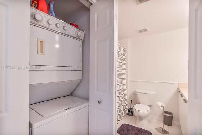 APT-718 - 2030 S Douglas Rd, Condo with 2 bedrooms, 2 bathrooms and null parking in Coral Gables FL | Image 14