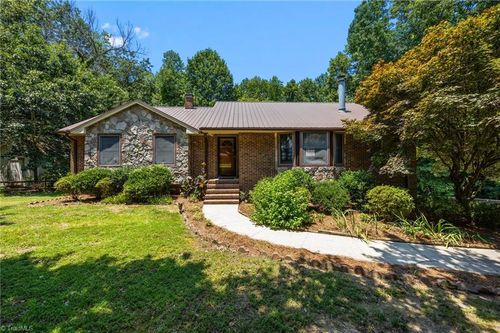 155 Spring Hollow Rd, High Point, NC, 27262-7086 | Card Image