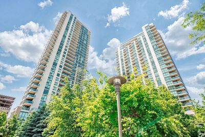 2005 - 235 Sherway Gardens Rd, Condo with 2 bedrooms, 2 bathrooms and 1 parking in Toronto ON | Image 1