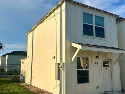 unit-108-230 Debus Dr, Taylor, TX, 76574-2399 | Card Image