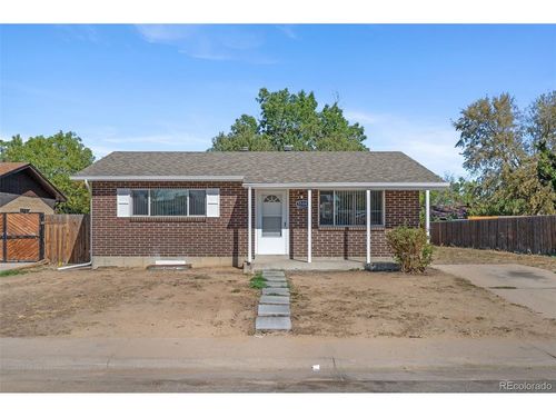 5504 Sable St, Denver, CO, 80239-3858 | Card Image
