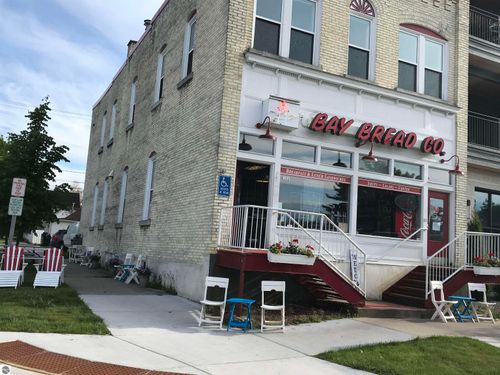 601 Randolph St, Traverse City, MI, 49684-2246 | Card Image