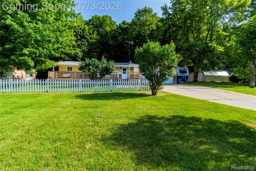 2436 Judy Conn Dr, Lapeer, MI, 48446-8332 | Card Image