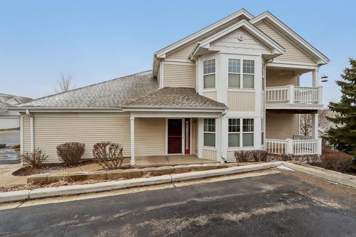 7011 W Rawson Avenue, Franklin, WI, 53132 | Card Image