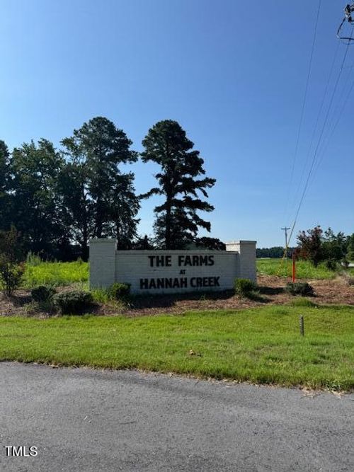 1643 Hannah Creek Rd, Benson, NC, 27504-8241 | Card Image