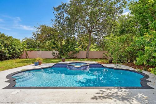 10749 Nashville Dr, Hollywood, FL, 33026-4903 | Card Image