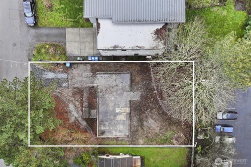 14324 Fremont Avenue N, Seattle, WA, 98133 | Card Image