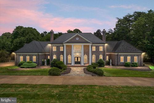 2401 Oakmont Ct, OAKTON, VA, 22124-1000 | Card Image