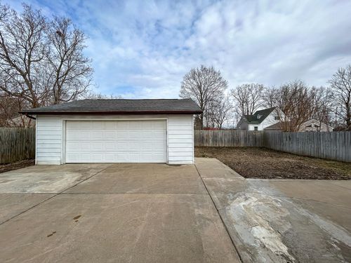 2399 E Parkwood Ave, Burton, MI, 48529-2325 | Card Image