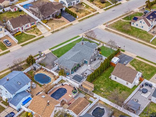 2 Drake Ln, Levittown, NY, 11756-4912 | Card Image