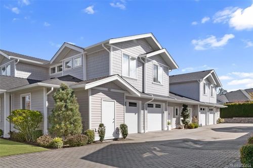 3-10490 Resthaven Dr, Sidney, BC, V8L3H7 | Card Image