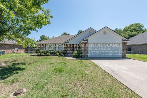 1674 N Hazeltine Dr, Fayetteville, AR, 72704-6163 | Card Image
