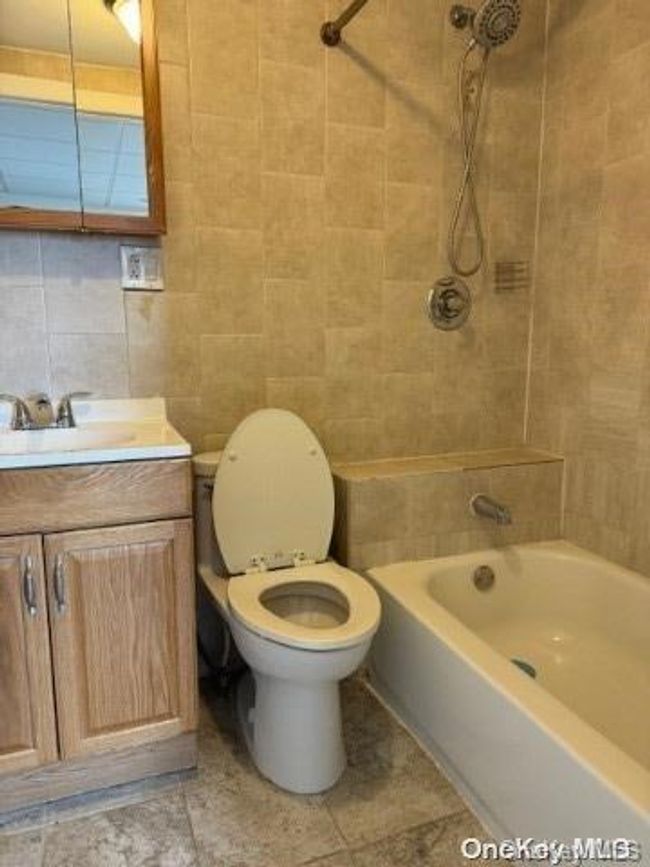 102 E 6 Th Rd, House other with 3 bedrooms, 1 bathrooms and null parking in Broad Channel NY | Image 8