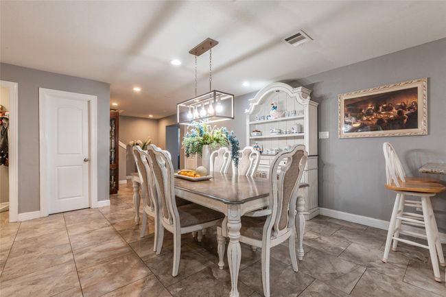 2302 Peach Ln, House other with 4 bedrooms, 3 bathrooms and 4 parking in Pasadena TX | Image 11