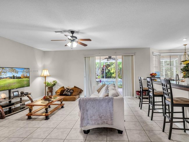 4209 Pinewood Ln, House other with 5 bedrooms, 4 bathrooms and null parking in Weston FL | Image 16