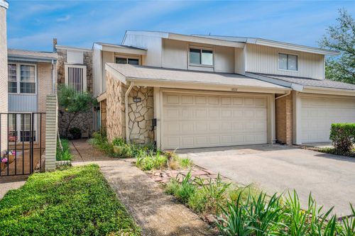 1822 Lakecrest Ct, Carrollton, TX, 75006-4769 | Card Image