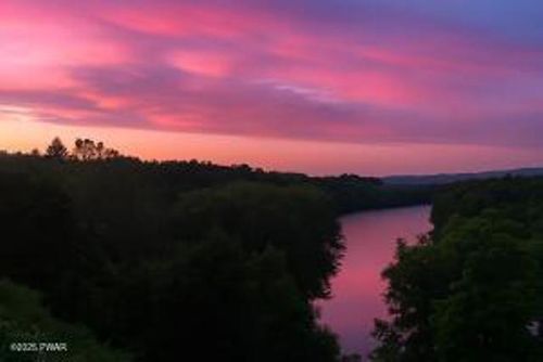 312 E Ann St, Milford, PA, 18337-1341 | Card Image