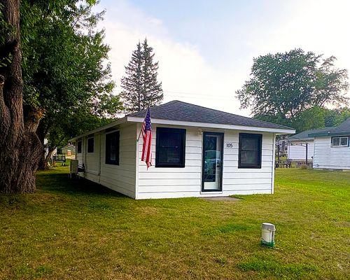 105 Grandview Ave, Roscommon, MI, 48653-8729 | Card Image