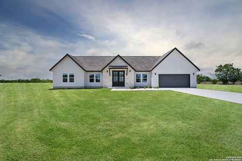 122 Ranchero Way, Natalia, TX, 78059-2280 | Card Image