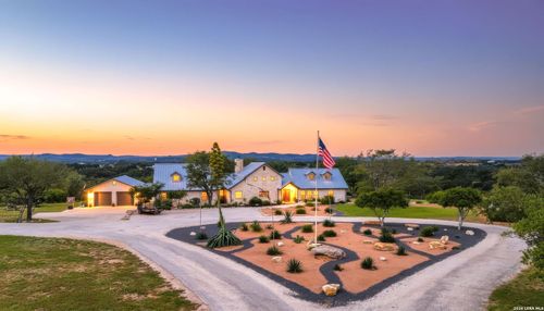 2814 Panther Hollow Dr, Bandera, TX, 78003-6185 | Card Image