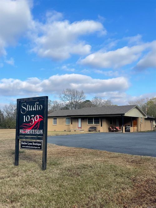 4 Lake St, Greenbrier, AR, 72058-9604 | Card Image