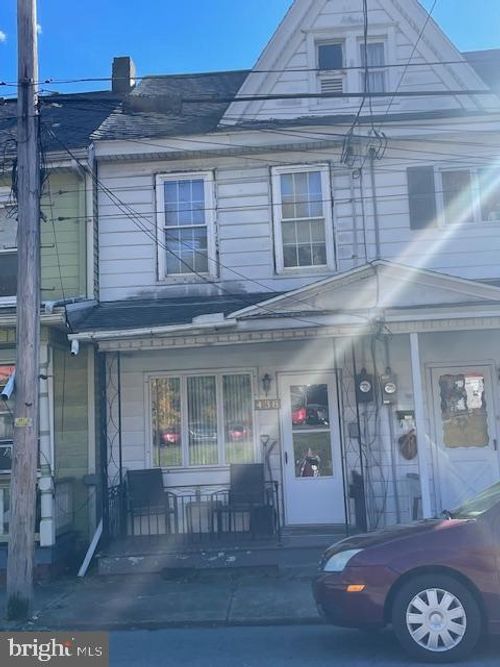 438 E Columbia Ave, MOUNT CARMEL, PA, 17851-1241 | Card Image