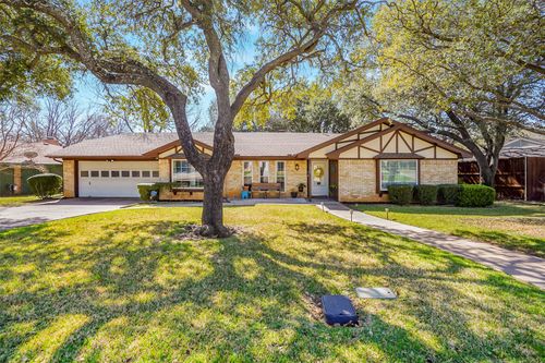 1822 E Cedar Elm Dr, Arlington, TX, 76012-1903 | Card Image