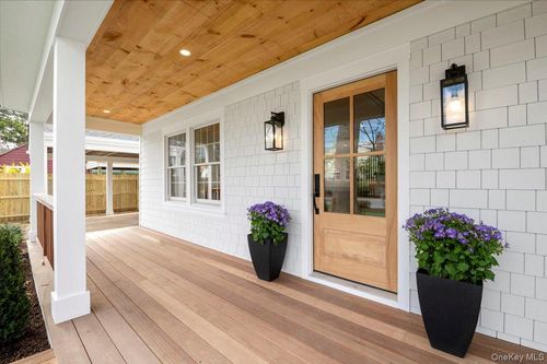 1000 Washington Dr, Centerport, NY, 11721-1825 | Card Image