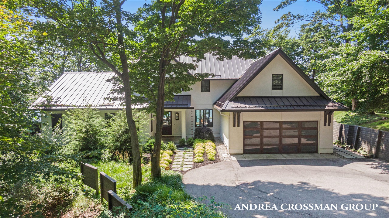 Cricklewood Rd, Grand Haven, MI 49417