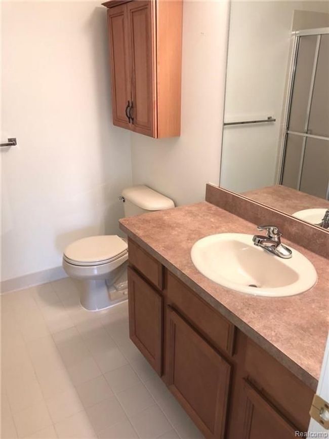 27208 Chesapeake Cir, Condo with 2 bedrooms, 2 bathrooms and null parking in Commerce Twp MI | Image 13