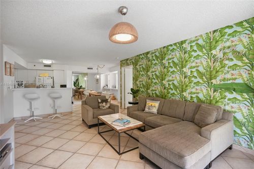 8502-19555 E Country Club Dr, Aventura, FL, 33180-2596 | Card Image
