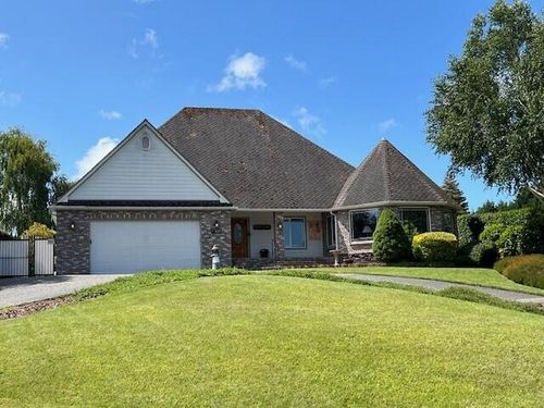 235 Sunrise Ct, Fortuna, CA, 95540-2889 | Card Image